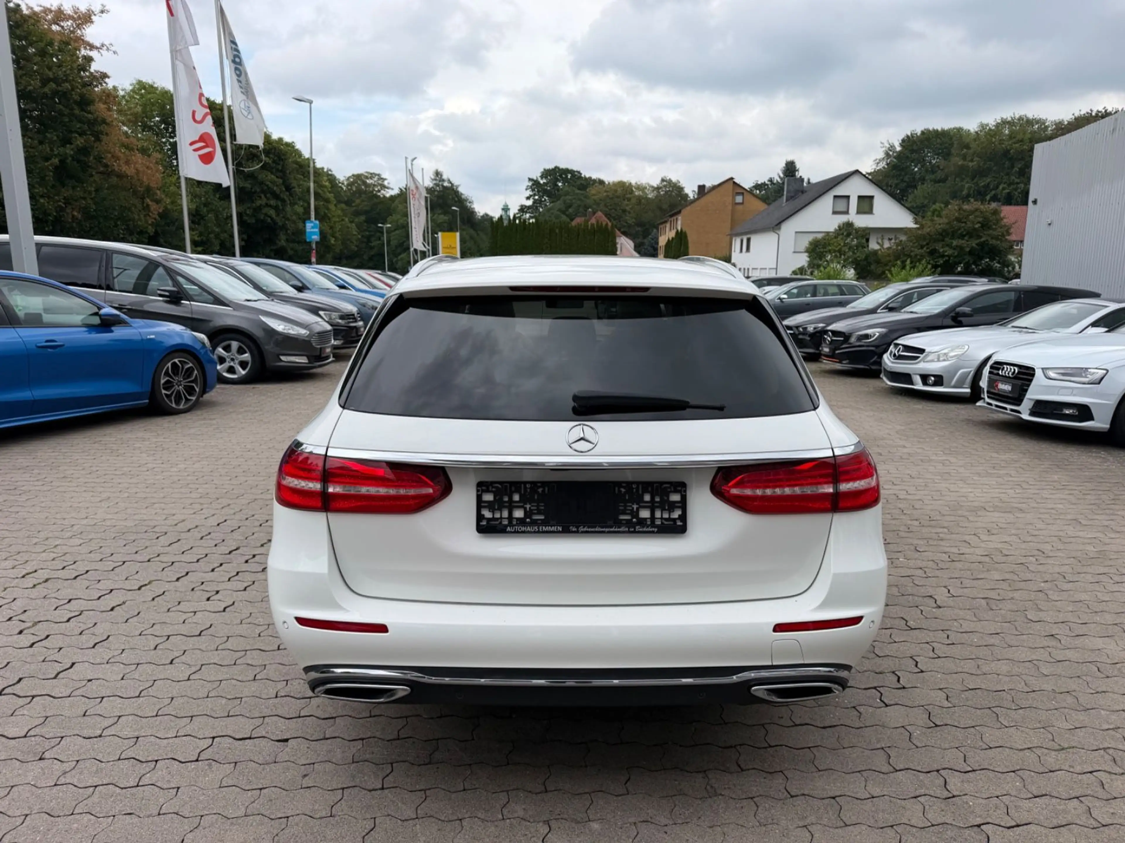 Mercedes-Benz E 350 E T-Modell E 350 d/Pano/SpurASS/Navi/360* — photo 6