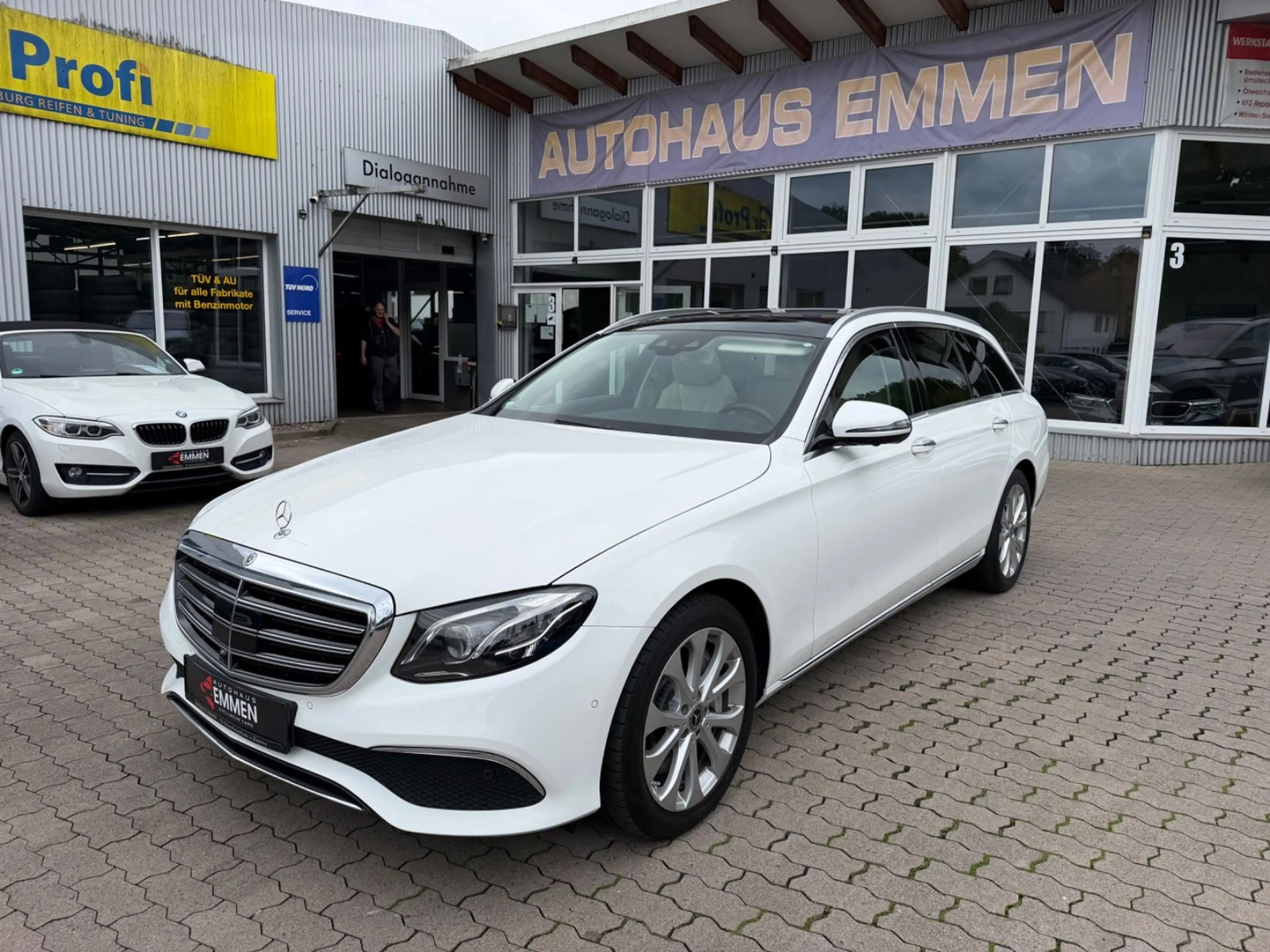 Mercedes-Benz E 350 E T-Modell E 350 d/Pano/SpurASS/Navi/360* — photo 4