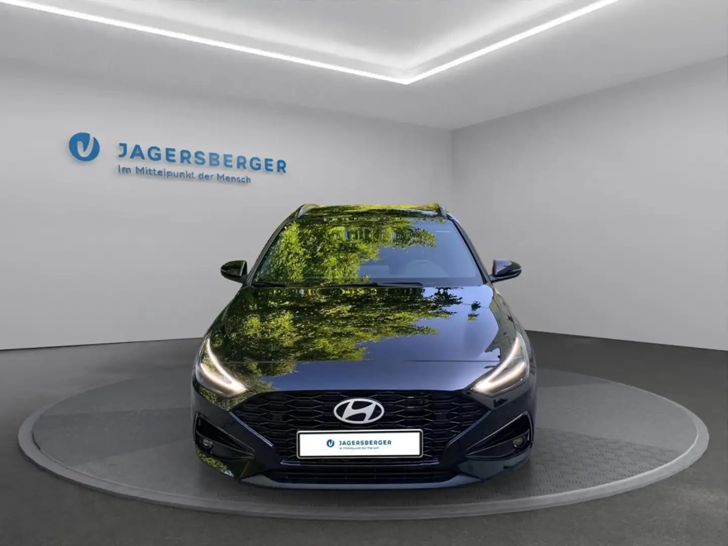 Hyundai i30 Kombi 1,5 TGDI 48V Business Line DCT Schwarz - 2