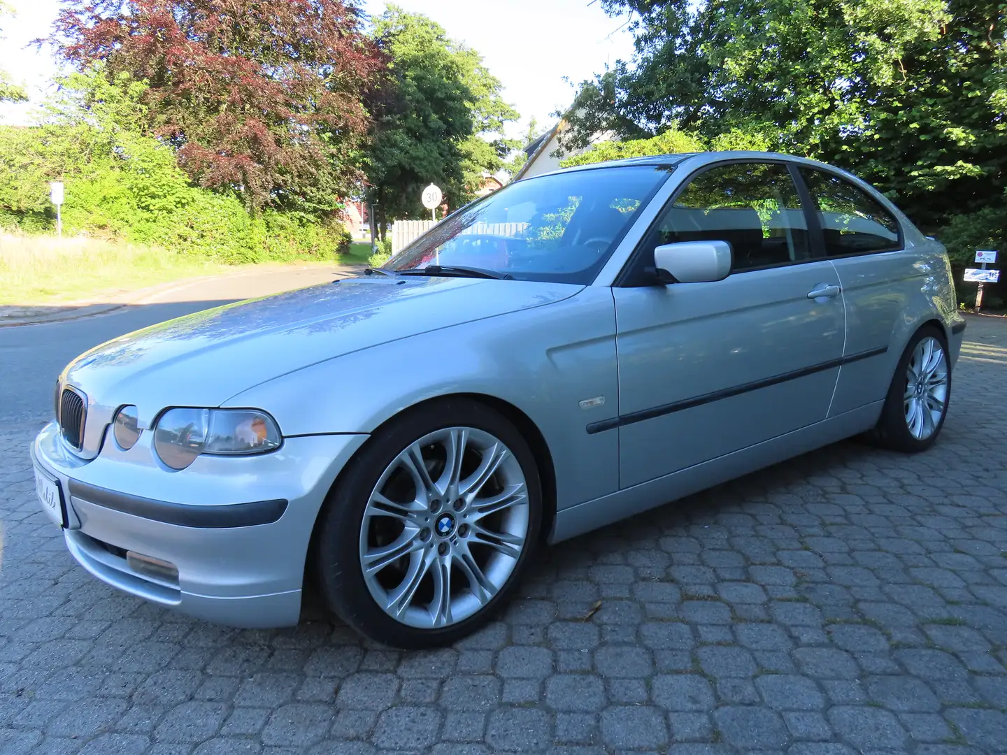 BMW 320 td Compact *2.Hand*DPF*grüne Plakette*18"Alu* Argent - 2
