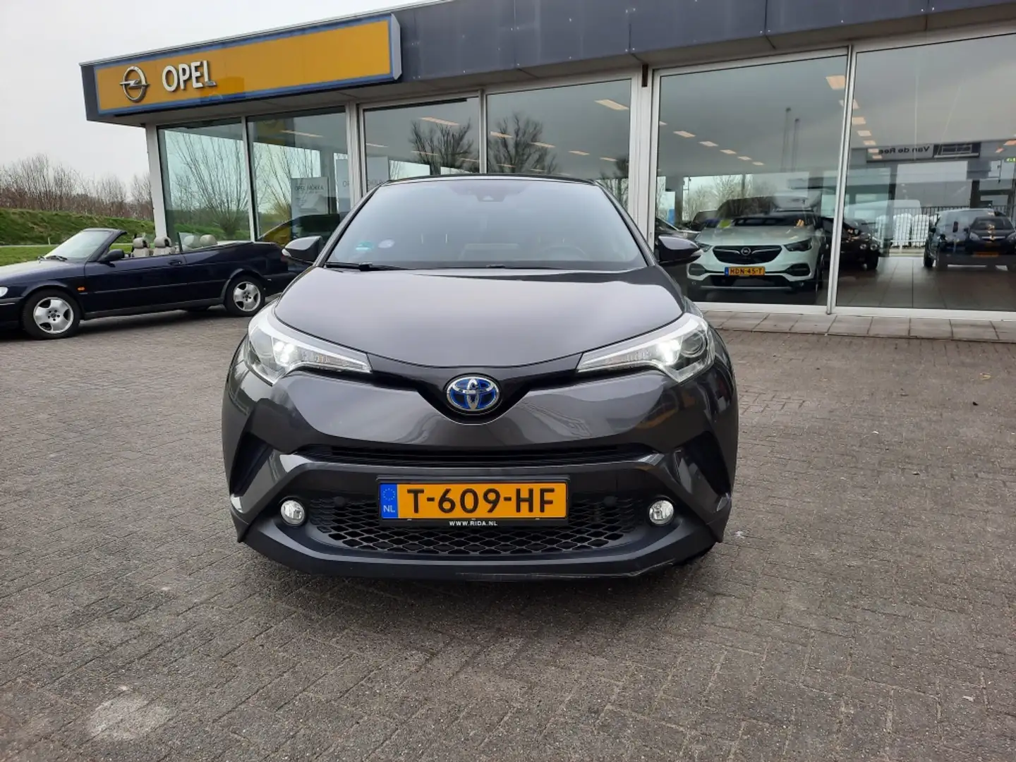Toyota C-HR 1.8 Hybrid Bus Intro Grijs - 2
