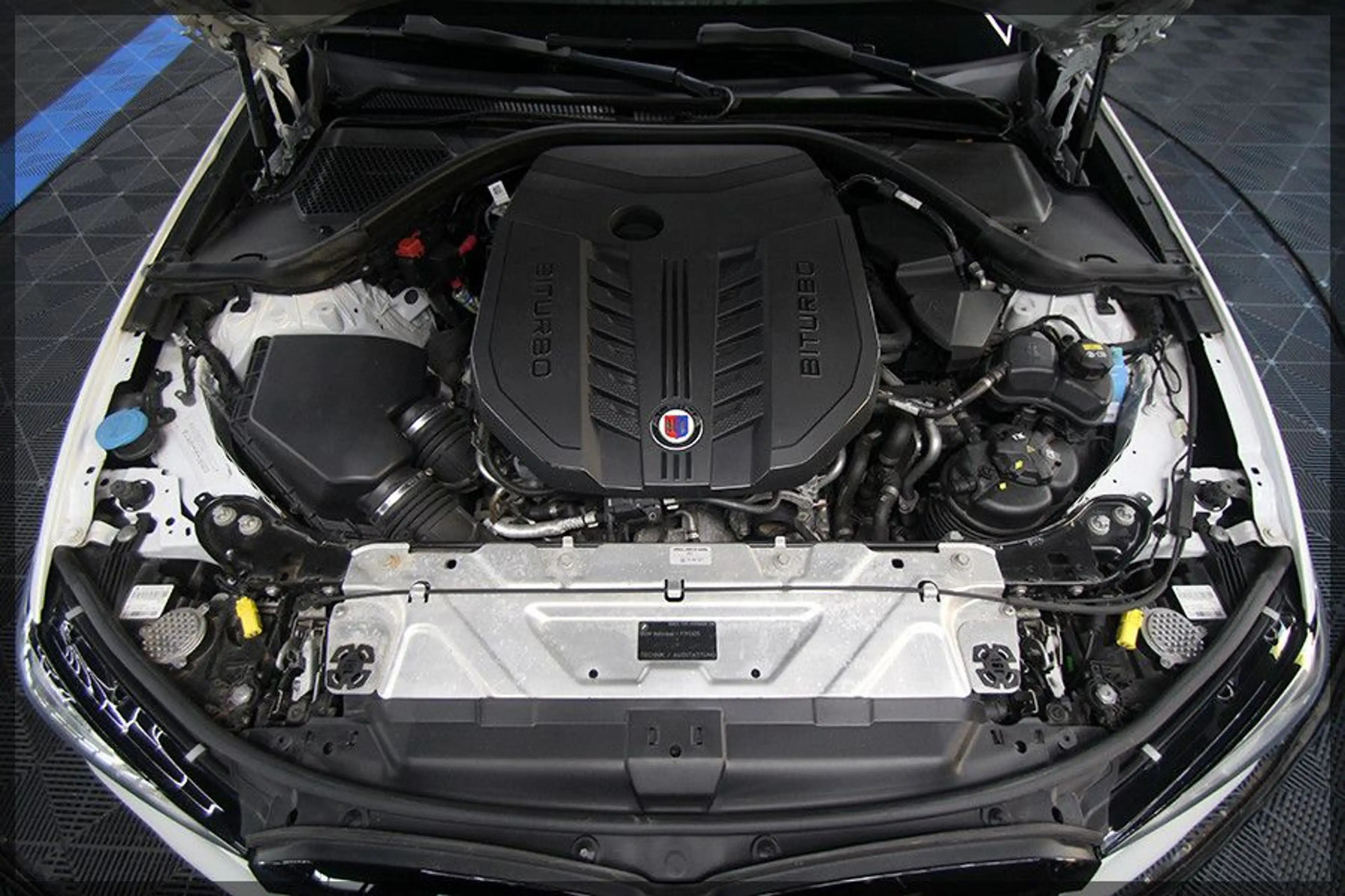 Alpina B3 3.0 Allrad CAM / NAVI / PANO / HEAD UP — photo 11