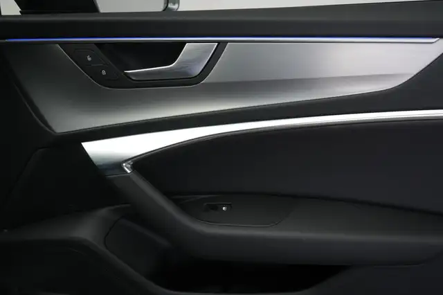 Audi A6 view 10