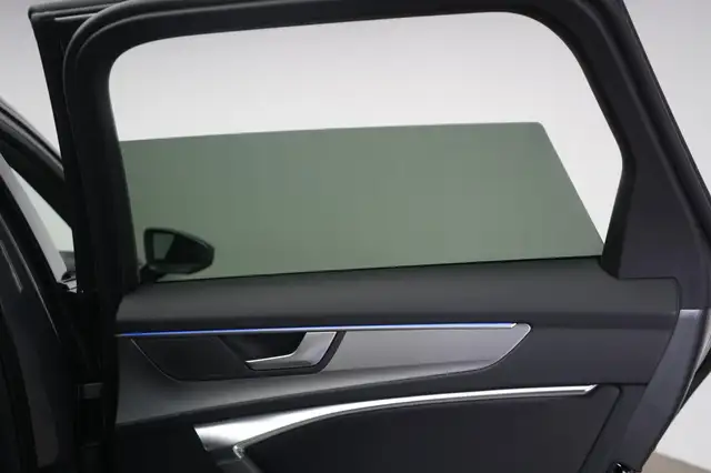 Audi A6 view 12