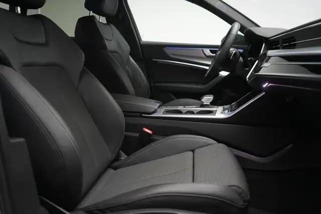 Audi A6 view 8