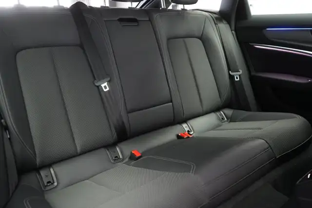 Audi A6 view 11