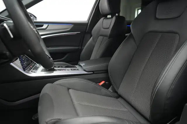 Audi A6 view 13