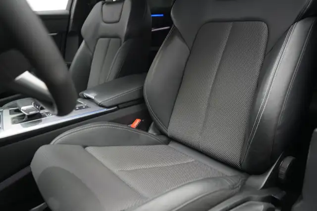Audi A6 view 14