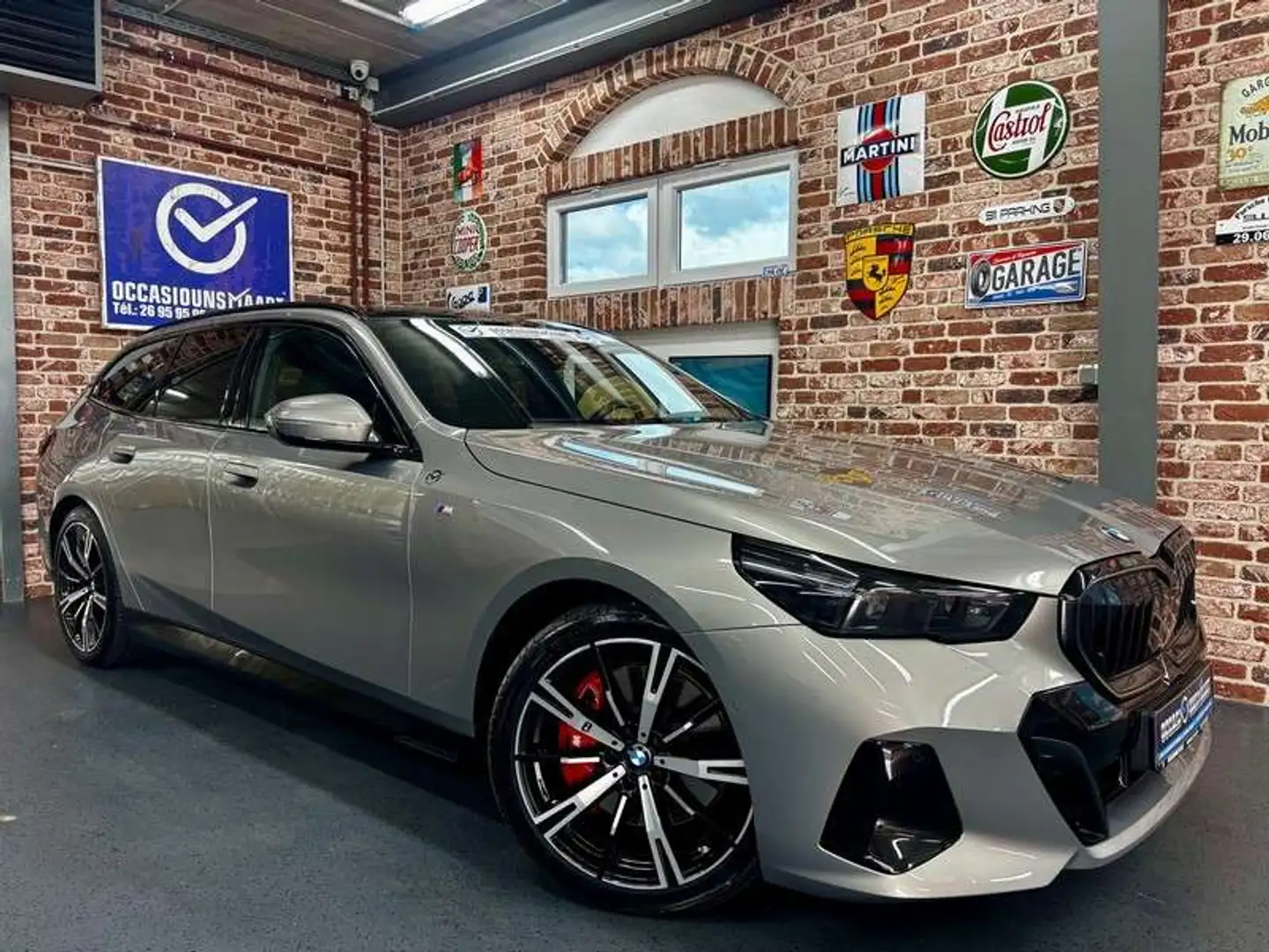 BMW 540 540dA Touring 3.0 303cv Auto xDrive M-SPORT (New Gris - 1