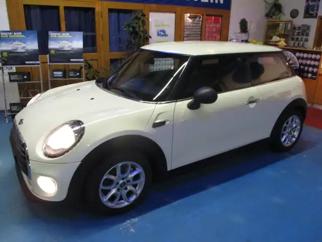 MINI One MINI 3-TÜRER First,Navi,Alu 16 Zoll,Top Zustand