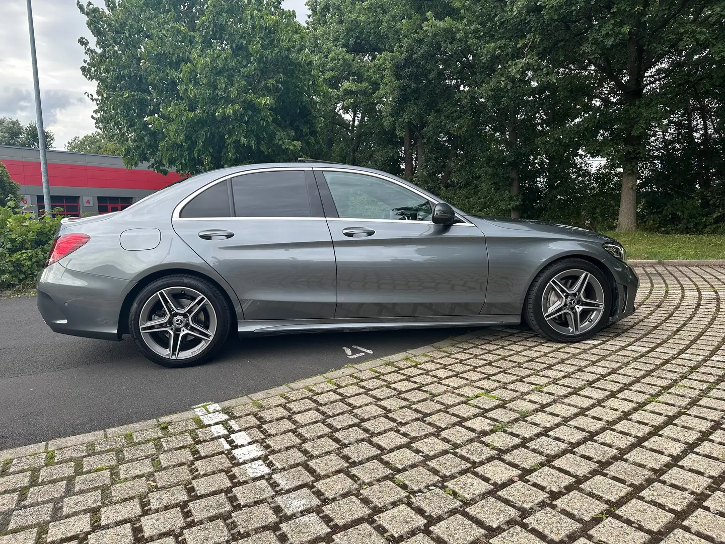 Mercedes-Benz C 220 C 220 d 9G-TRONIC AMG Line Grau - 2