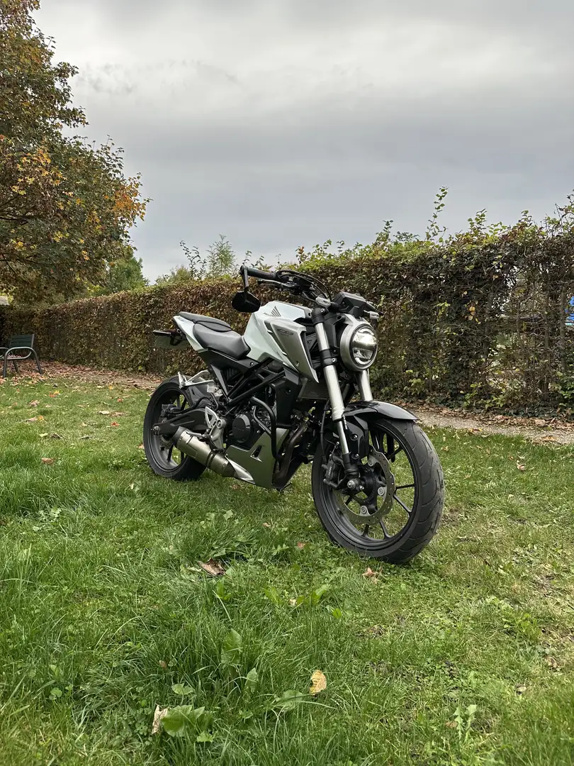 Honda CB 125 Honda cb125r 2018 - 1