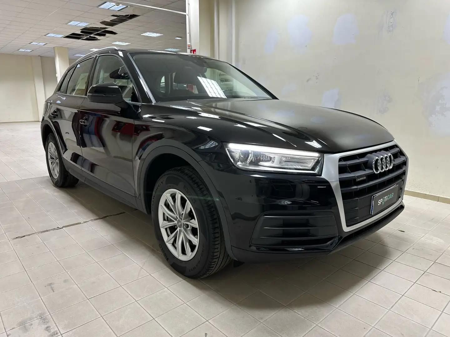 Audi Q5 2.0 TDI quattro S tronic Business Schwarz - 1