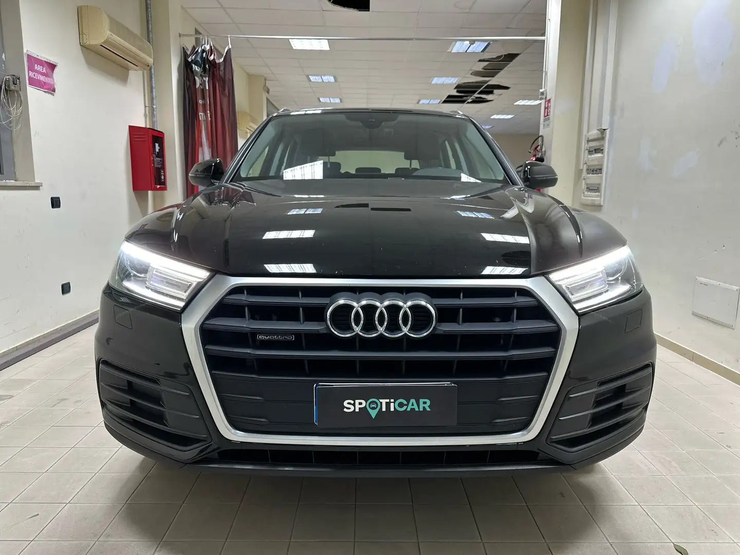 Audi Q5 2.0 TDI quattro S tronic Business Schwarz - 2