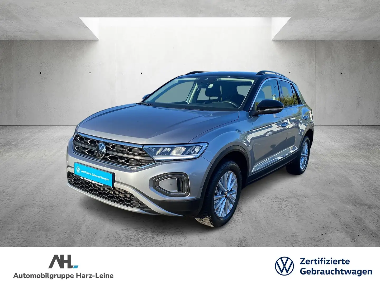 Volkswagen T-Roc 1.0 TSI Life AHK Navi ACC LED DAB+ Zilver - 1