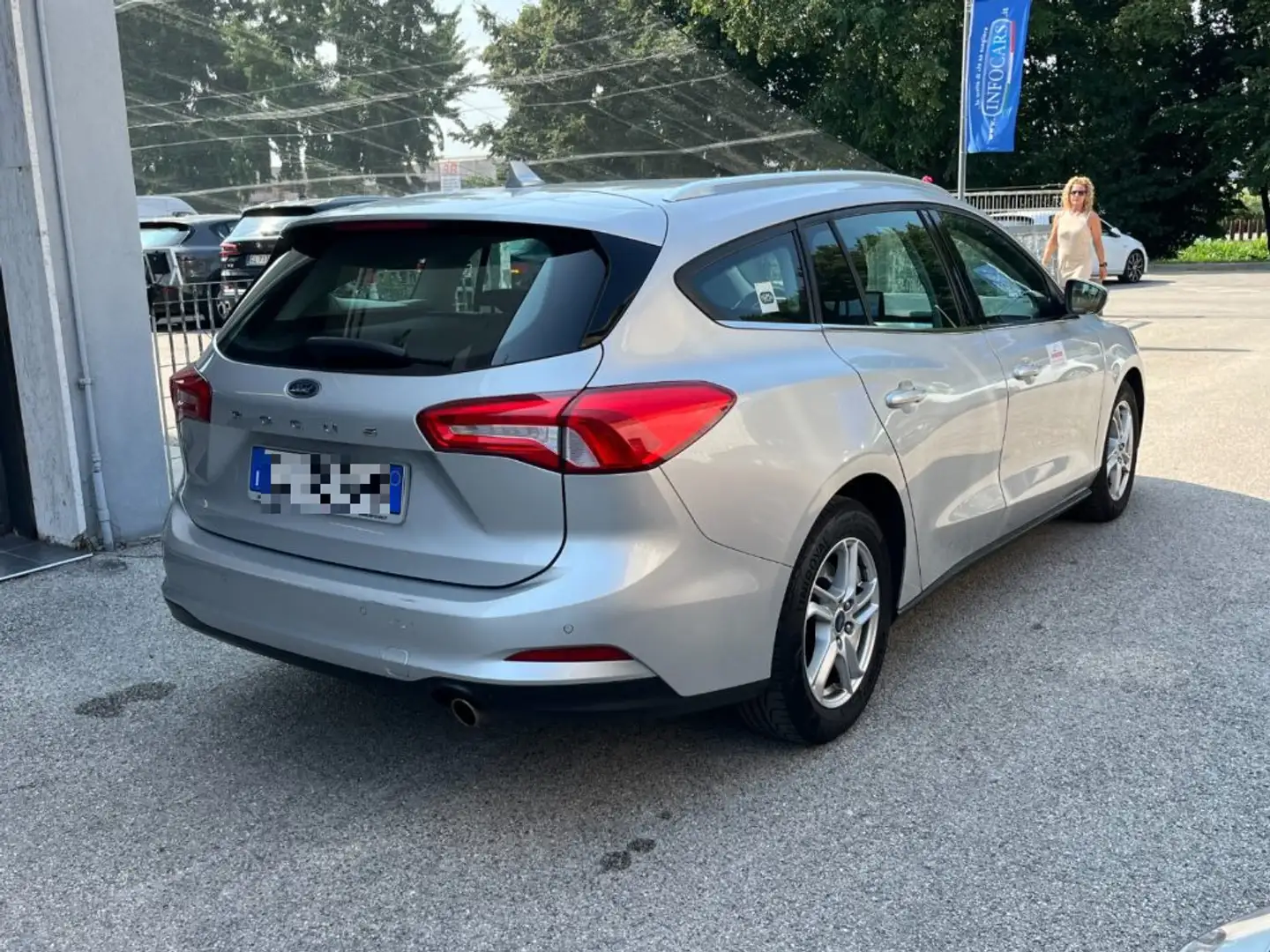 Ford Focus 1.5 EcoBlue 120 CV SW Business Autocarro n1 Argento - 2
