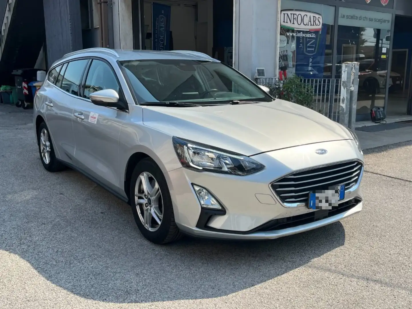 Ford Focus 1.5 EcoBlue 120 CV SW Business Autocarro n1 Argento - 1