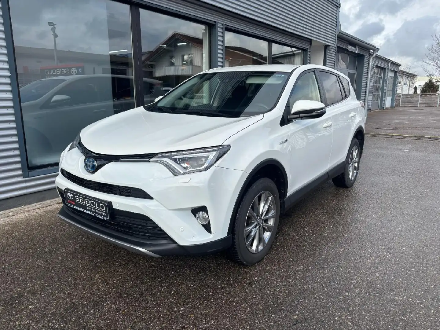 Toyota RAV 4 Team D Bianco - 1