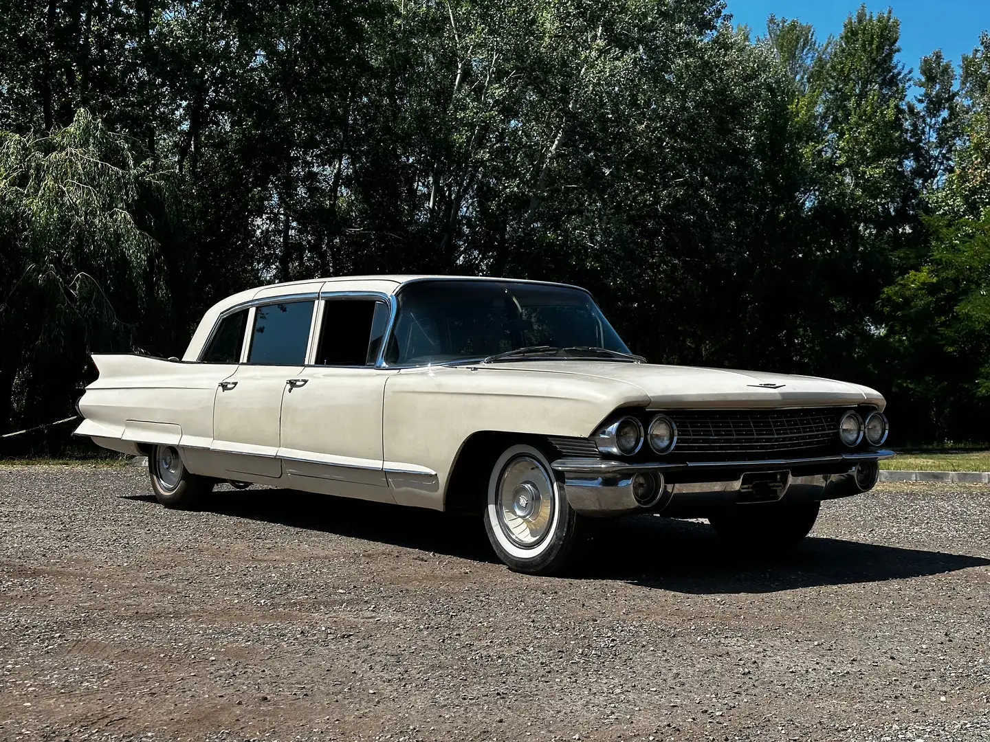Cadillac Fleetwood Series 75 Weiß - 1