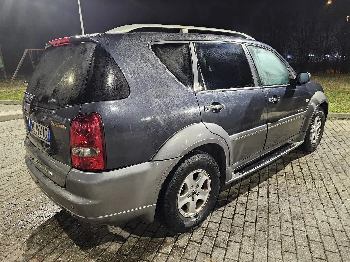 SsangYong Rexton 2.7 xdi Premium3 Tod auto Grey - 2