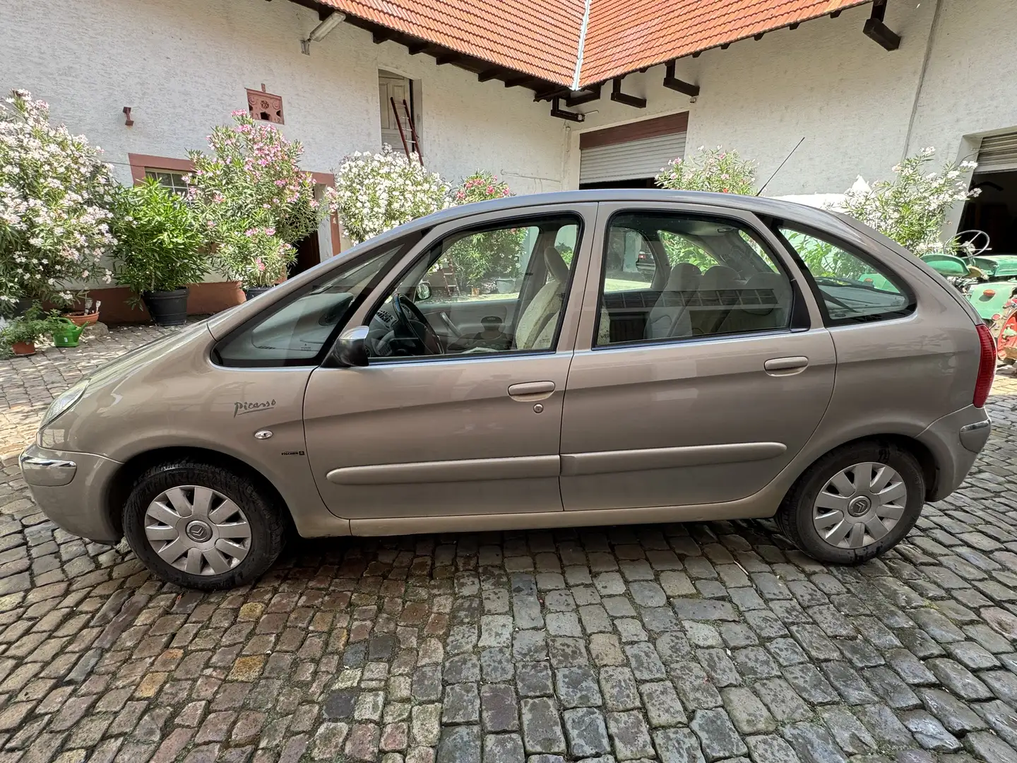 Citroen Xsara Picasso HDi 110 Exclusive Beige - 2