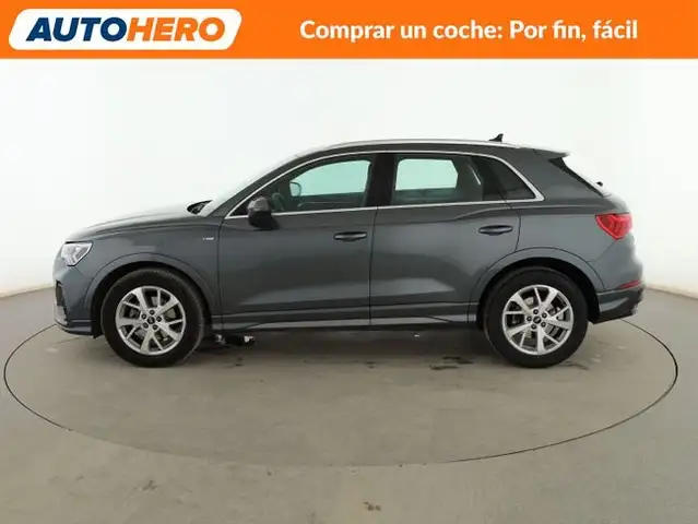 Audi Q3 view 3