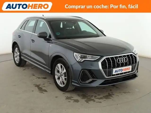 Audi Q3 view 8