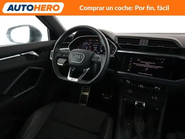 Audi Q3 view 14