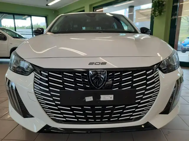 Peugeot 208 view 3