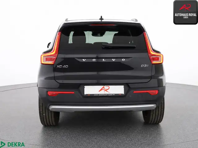 Volvo XC40 view 4