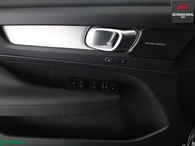 Volvo XC40 view 21
