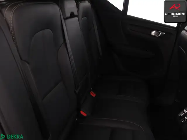 Volvo XC40 view 12