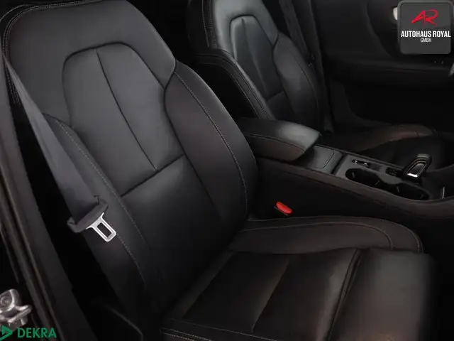 Volvo XC40 view 11