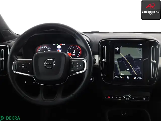 Volvo XC40 view 9