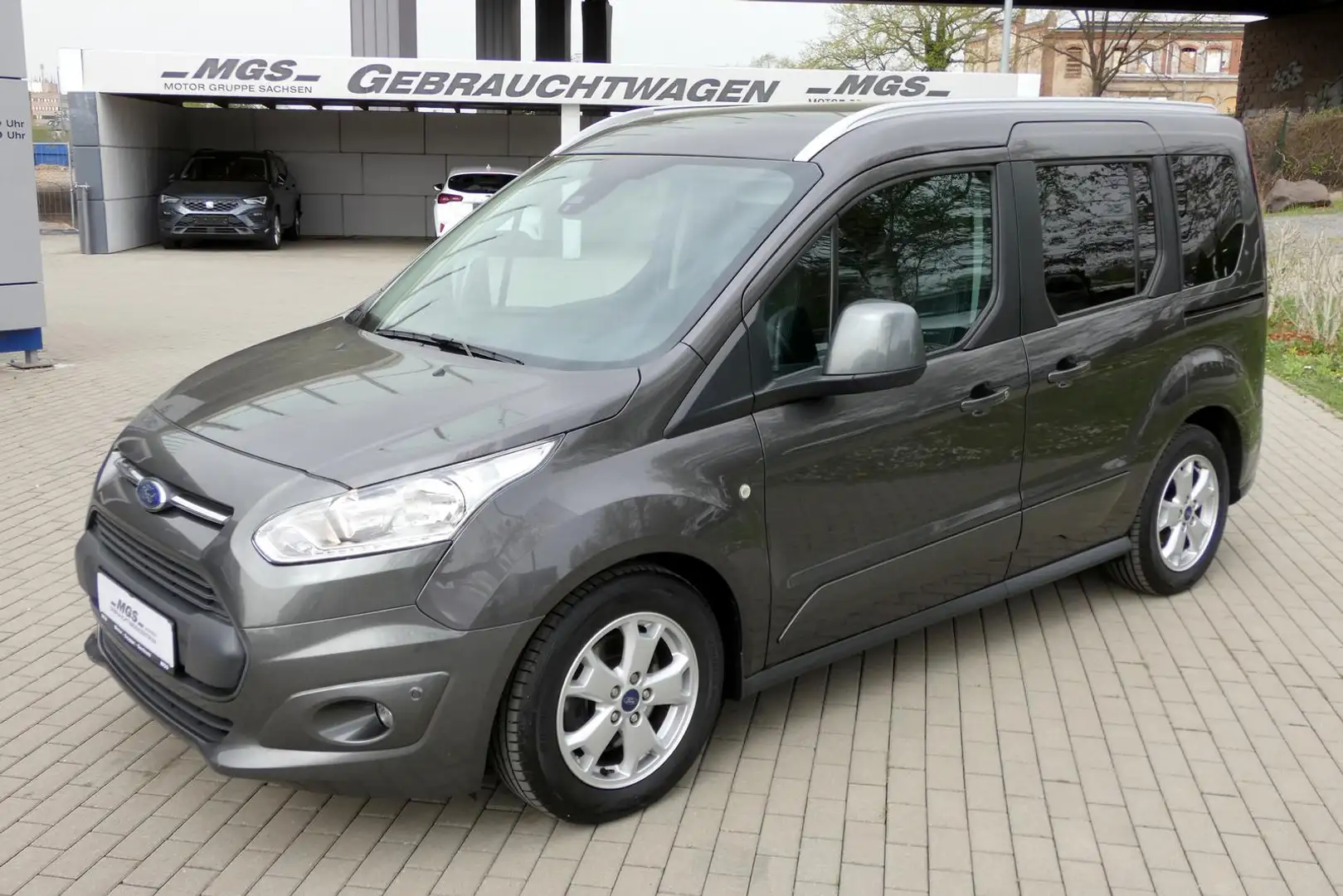 Ford Tourneo Connect 'Titanium' #SHZ #PANO #AHK #TEMPO Gris - 2