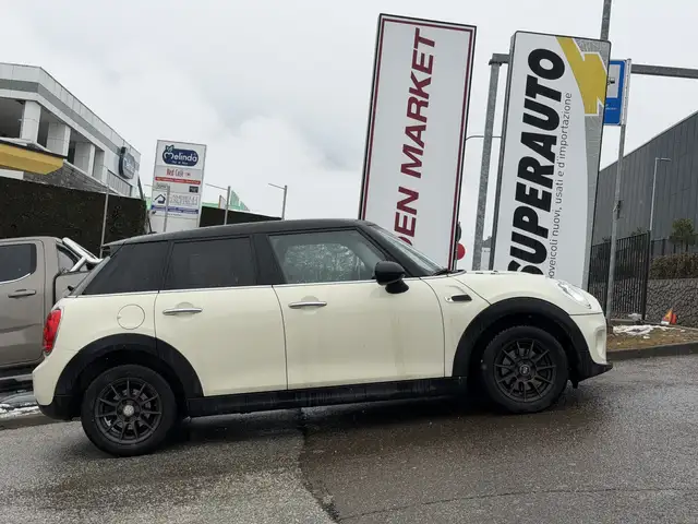 MINI Cooper D Mini IV F55-F56 2014 1.5 Business 5p auto