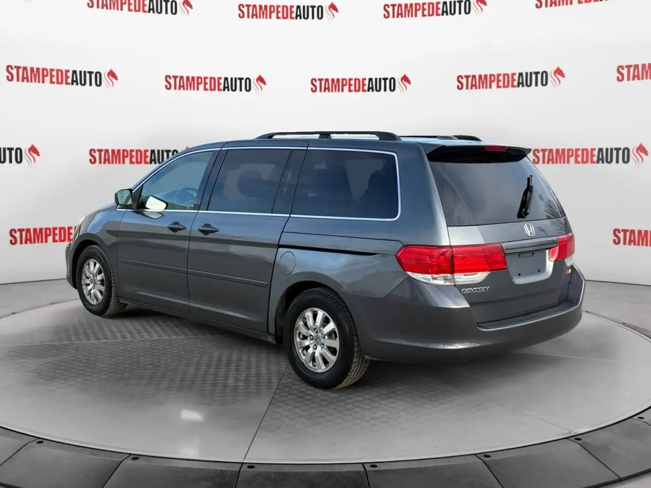 Honda Odyssey снимка Honda Odyssey