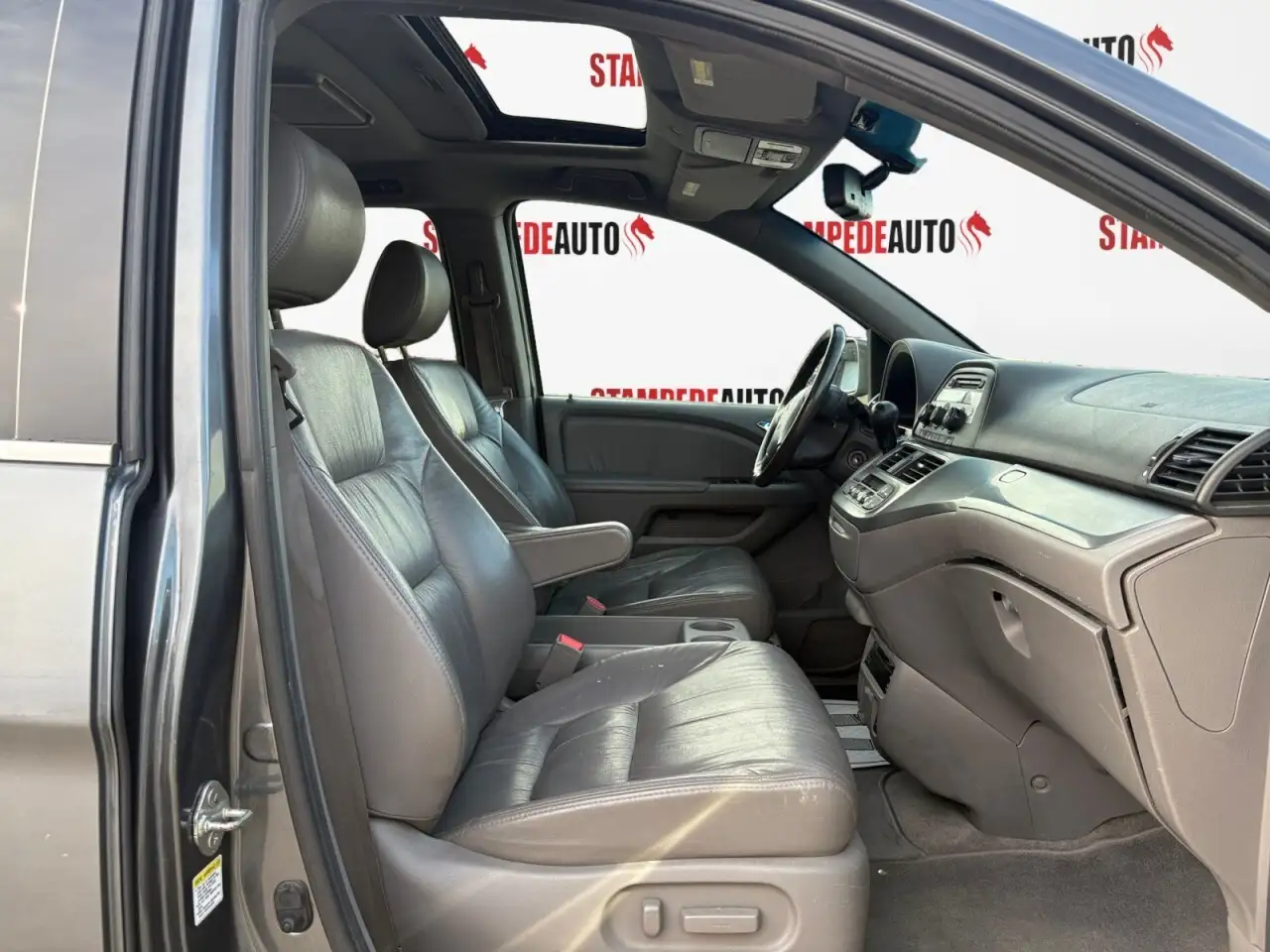 Honda Odyssey снимка Honda Odyssey
