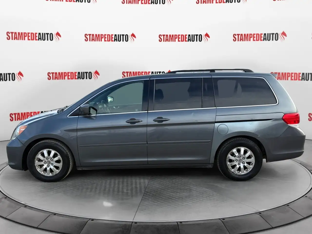 Honda Odyssey снимка Honda Odyssey