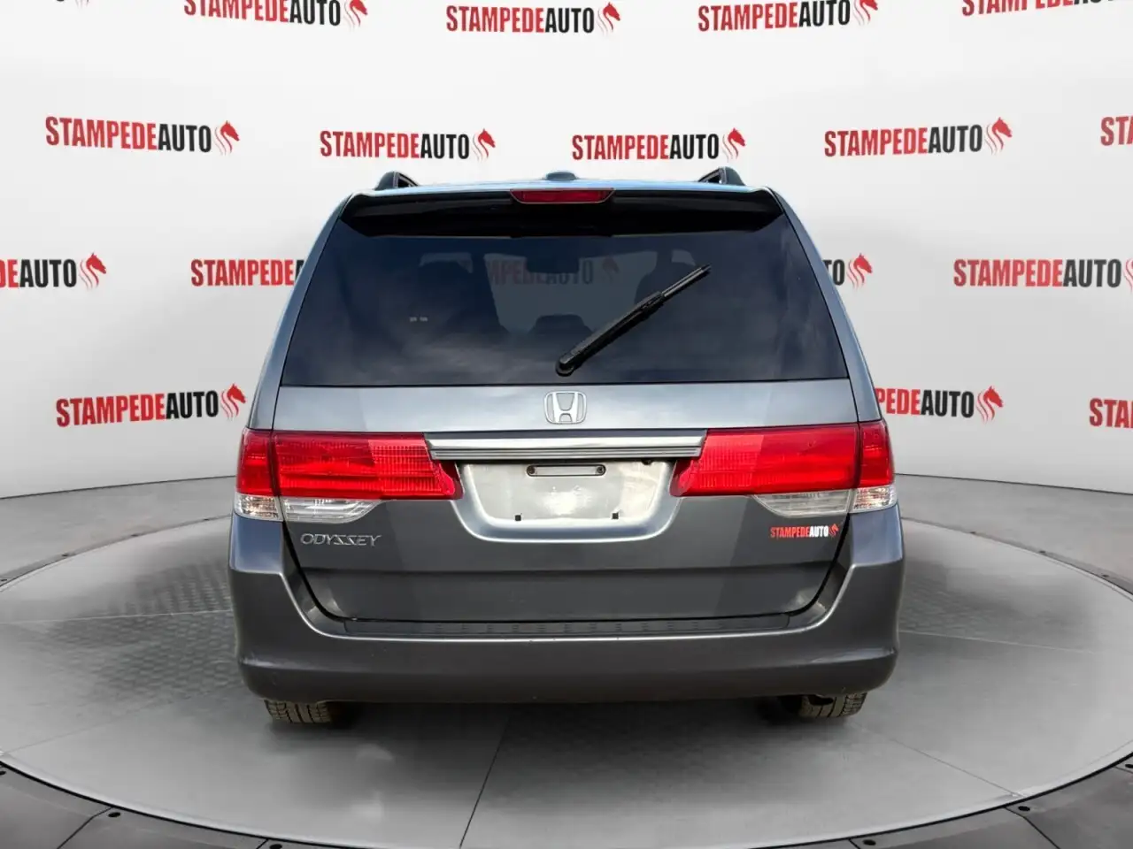 Honda Odyssey снимка Honda Odyssey