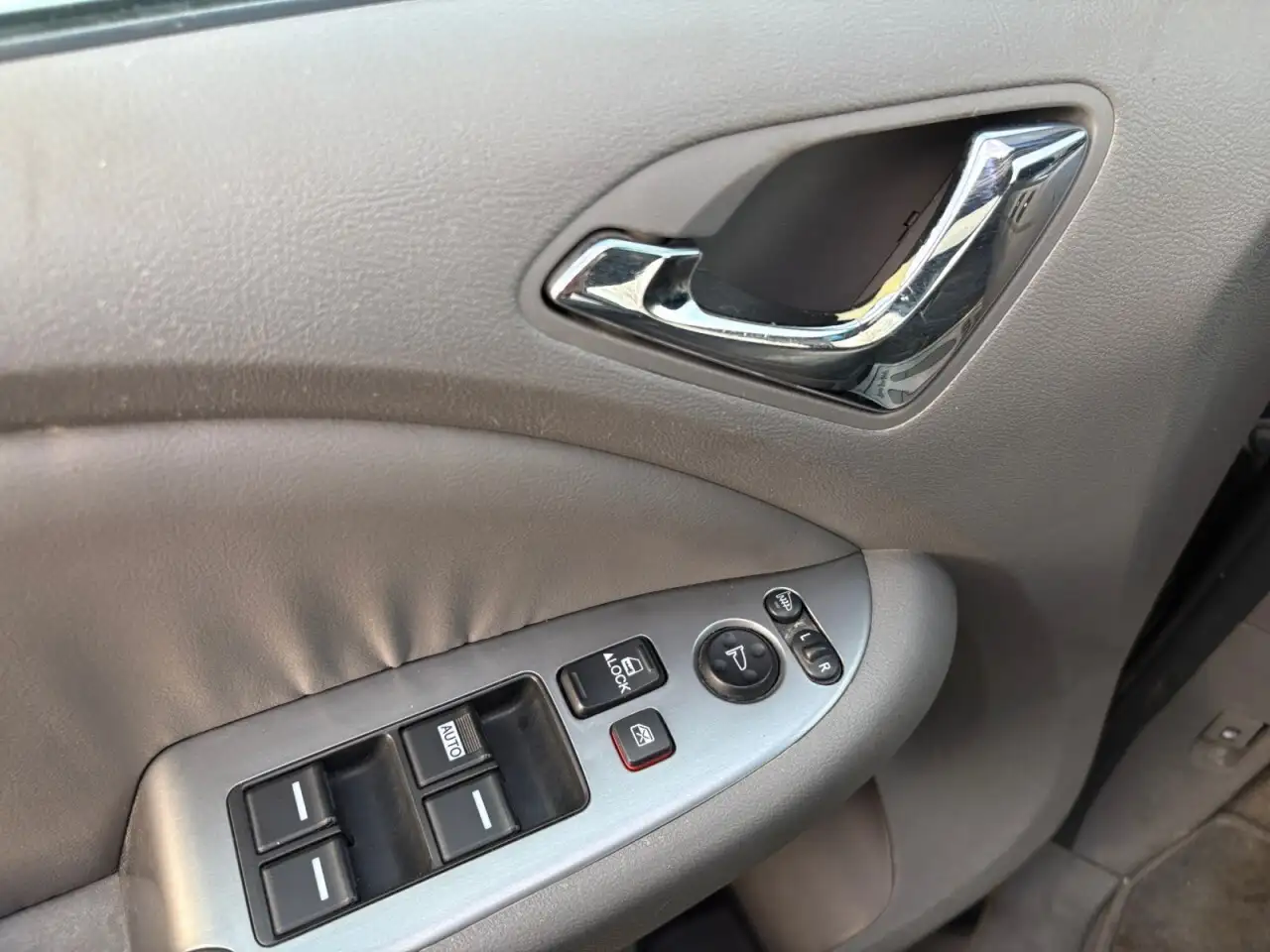 Honda Odyssey снимка Honda Odyssey