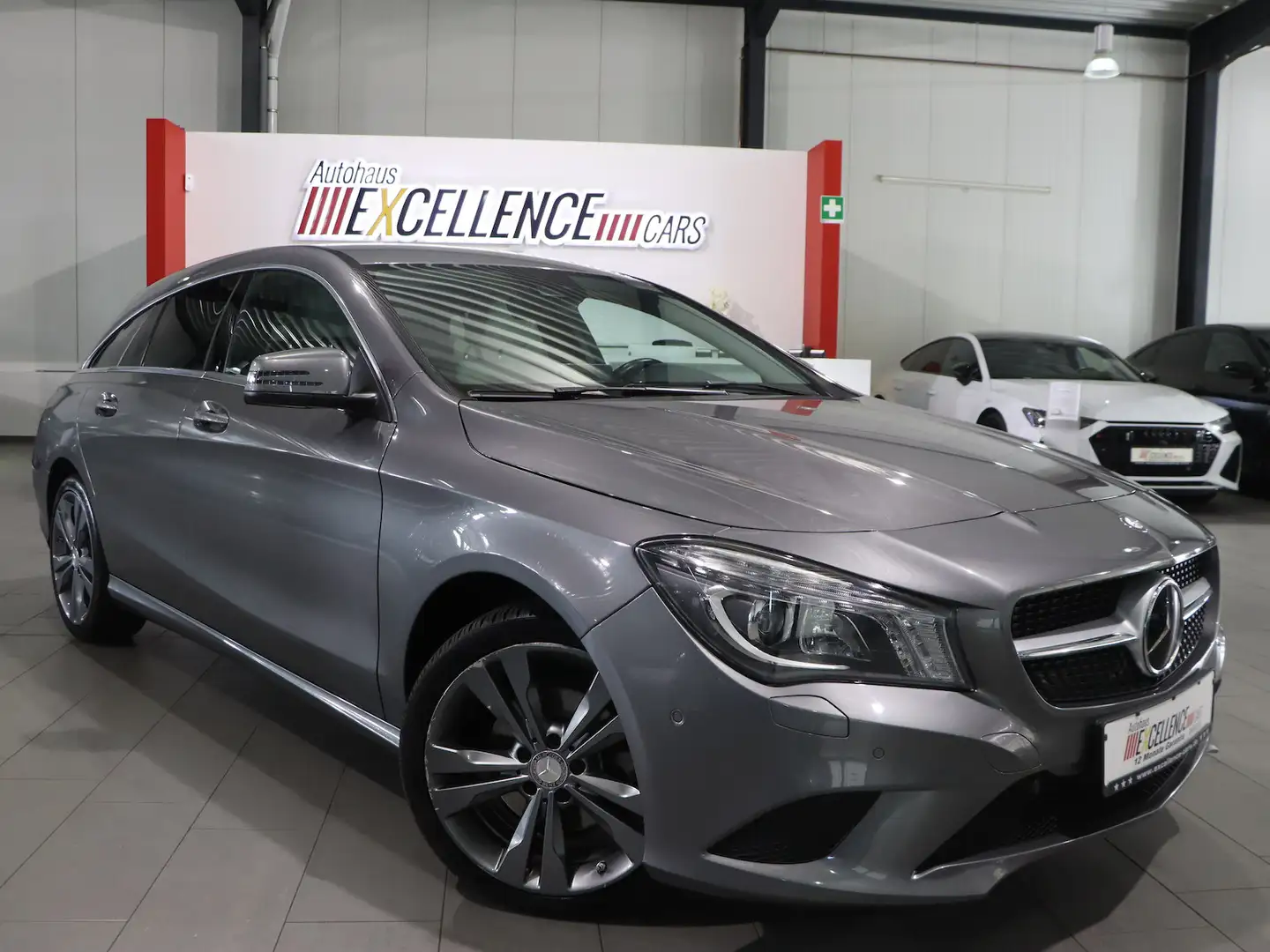 Mercedes-Benz CLA 200 CDI URBAN-SPORT / XENON / Grau - 2