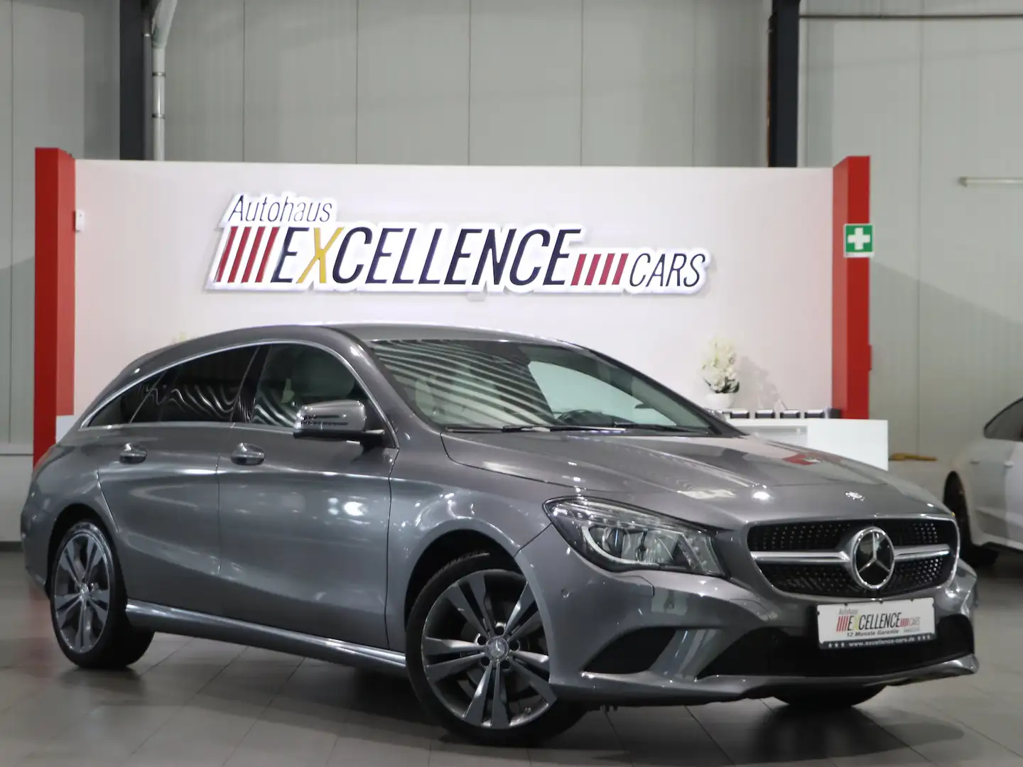 Mercedes-Benz CLA 200 CDI URBAN-SPORT / XENON / Grau - 1