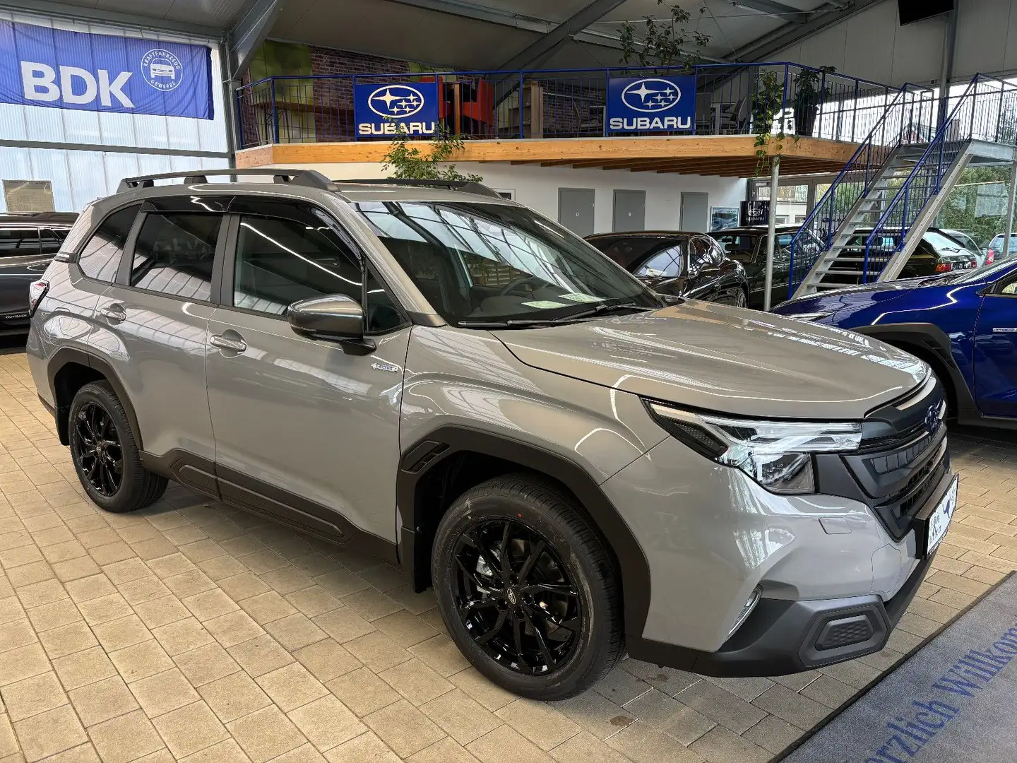 Subaru Forester Active AHK Abn. Grau - 1
