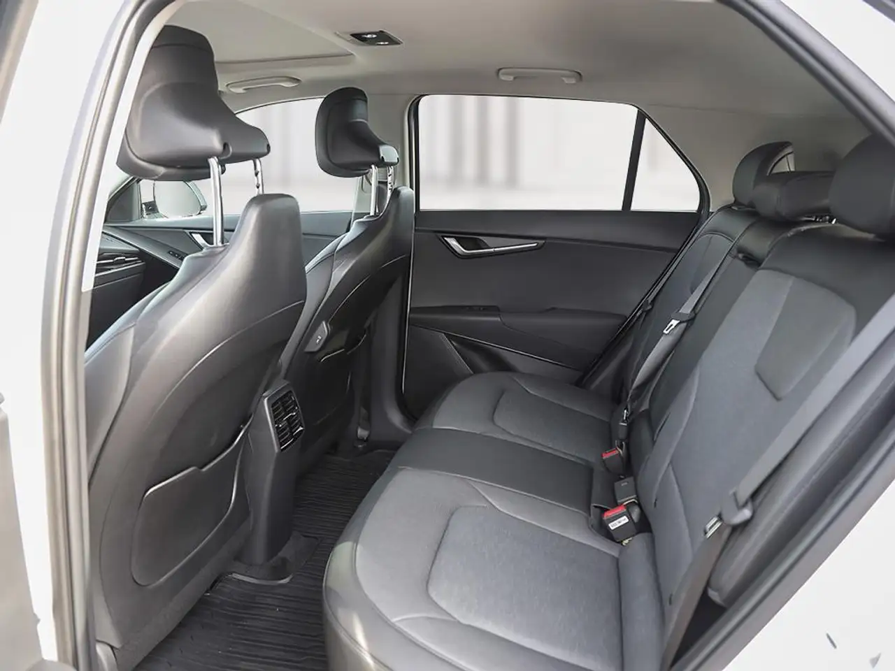 Kia Niro снимка Kia Niro