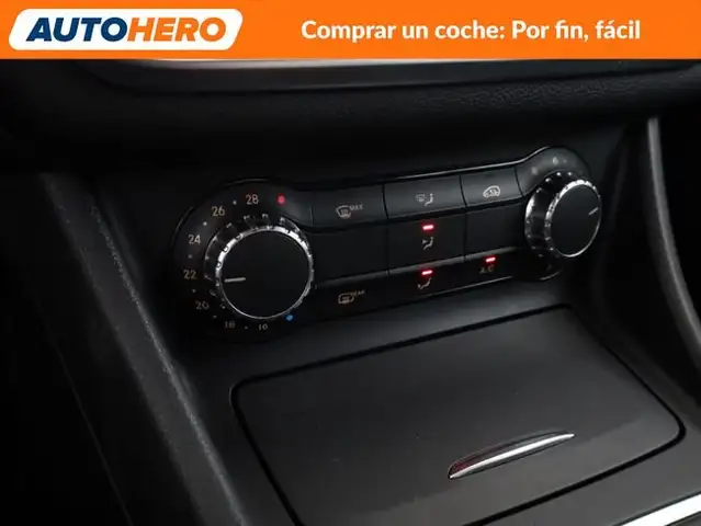 Mercedes-Benz Cla view 24