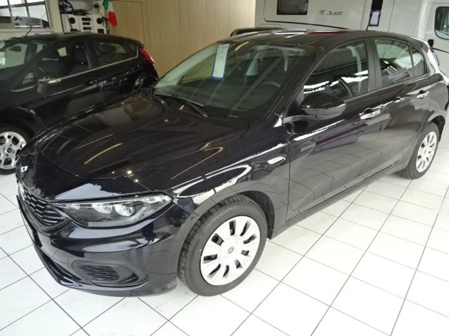 Fiat Tipo Tipo 5-Türer 1.4 16V Easy Zwart - 1