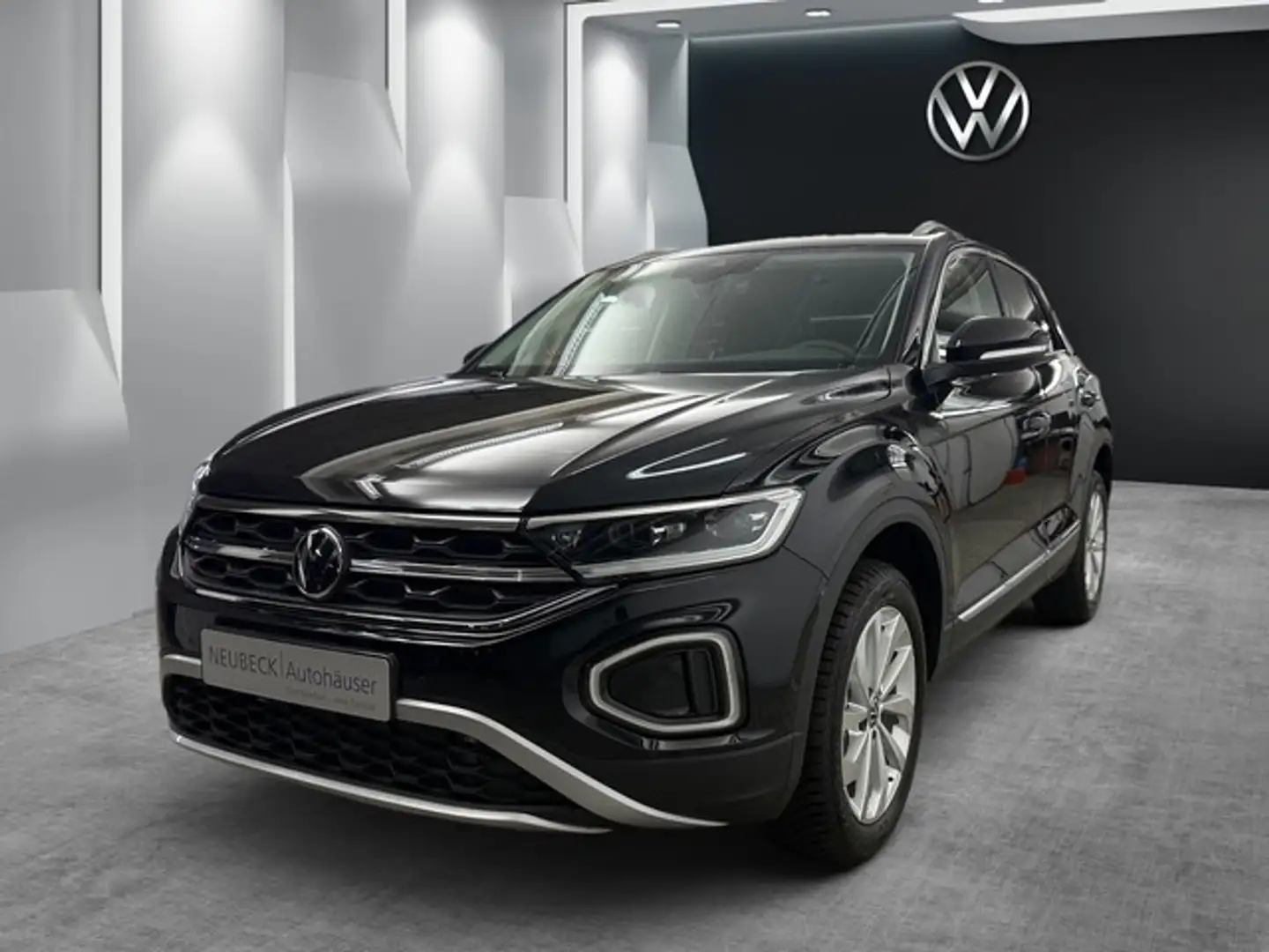 Volkswagen T-Roc Style DSG Allwetter AHK RearView IQ Drive Navi Schwarz - 1