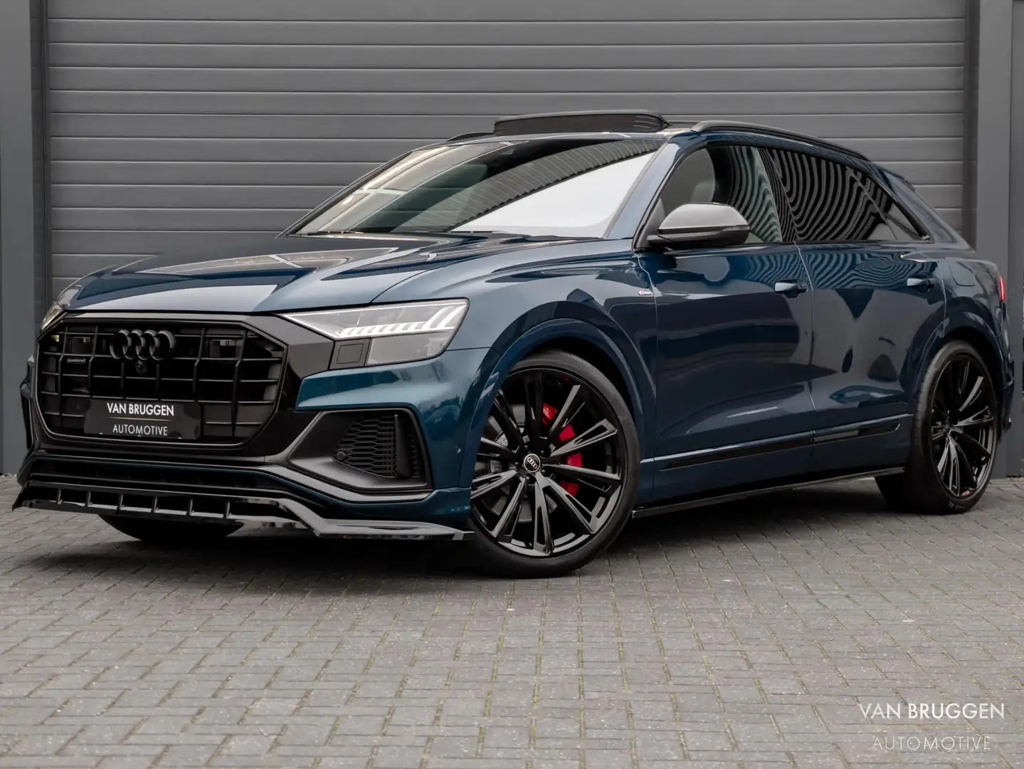 Audi Q8 60 TFSI E Quattro S-Line Pano RS-Stoelen Softclose Blauw - 1