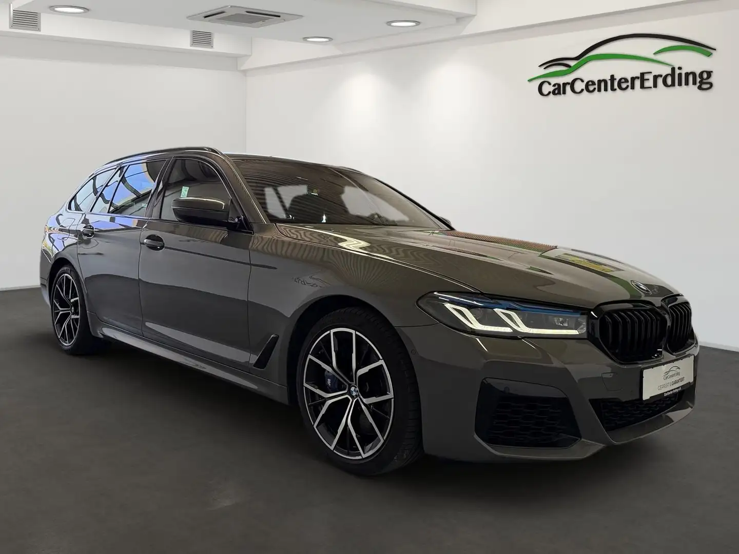 BMW 540 iTxDrive*M Sport*Laser*Navi*Leder*Kamera*H&K* Grau - 2
